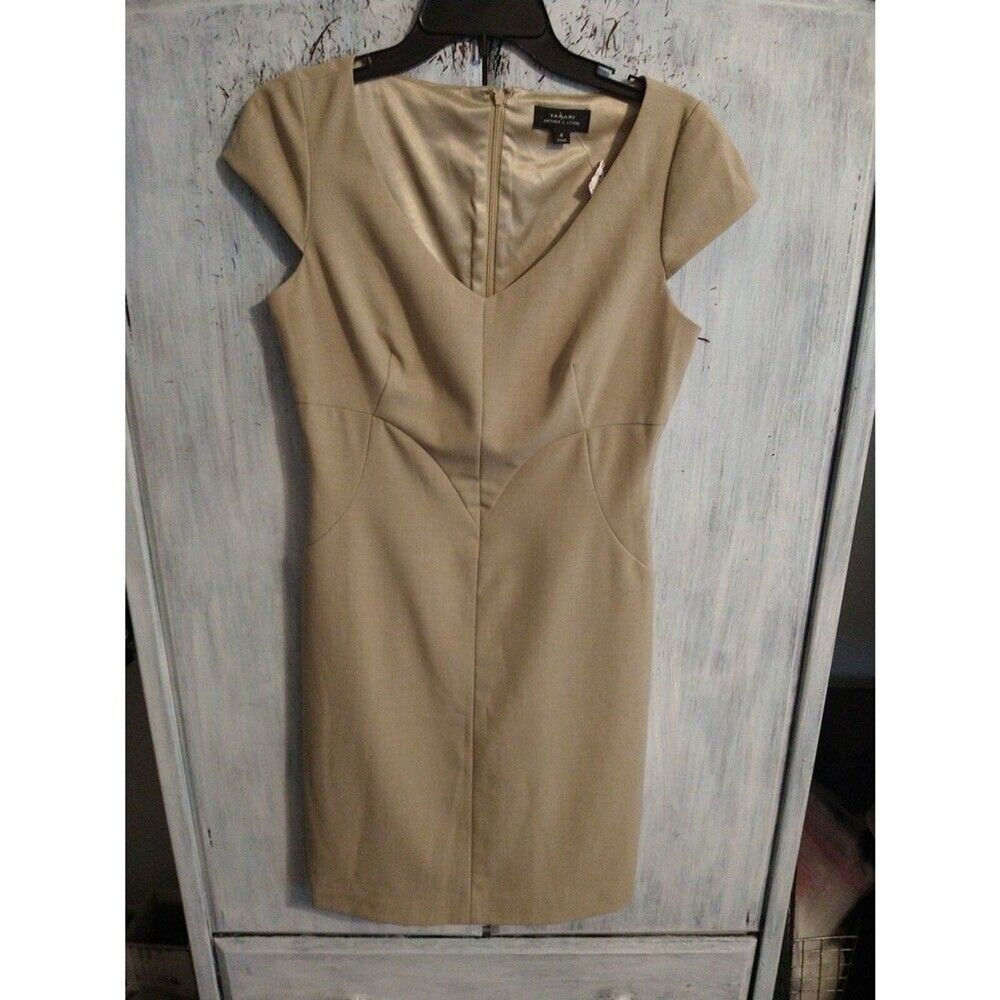 Tahari classic v-neck knee length Dress Size 6 beige Classic Office